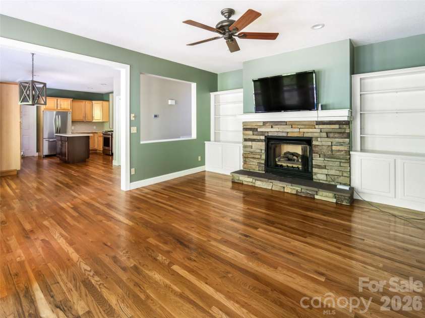103 Woodburn Drive, Swannanoa, NC 28778.  MLS# CAR4391361, YatesRealty ID 28994. 