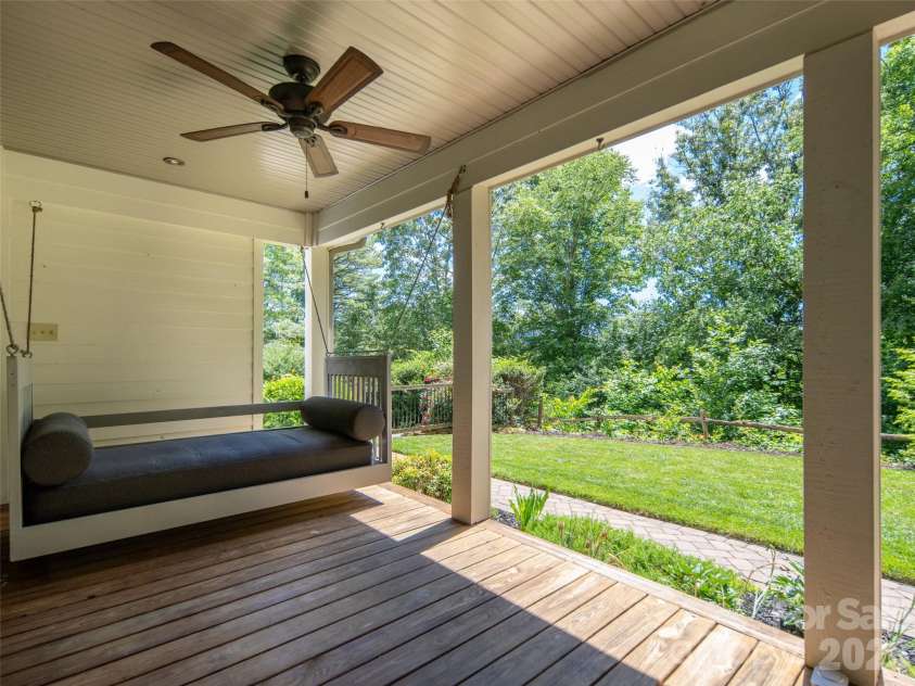 103 Woodburn Drive, Swannanoa, NC 28778.  MLS# CAR4391361, YatesRealty ID 28994. 