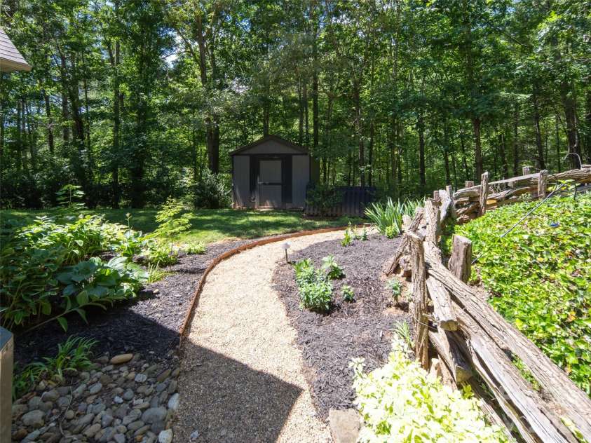 103 Woodburn Drive, Swannanoa, NC 28778.  MLS# CAR4391361, YatesRealty ID 28994. 