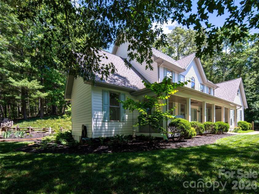 103 Woodburn Drive, Swannanoa, NC 28778.  MLS# CAR4391361, YatesRealty ID 28994. 