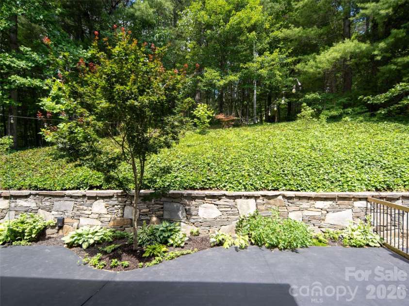 103 Woodburn Drive, Swannanoa, NC 28778.  MLS# CAR4391361, YatesRealty ID 28994. 