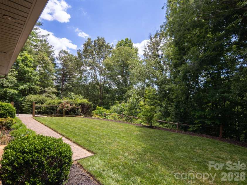 103 Woodburn Drive, Swannanoa, NC 28778.  MLS# CAR4391361, YatesRealty ID 28994. 
