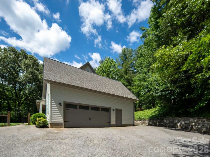 103 Woodburn Drive, Swannanoa, NC 28778.  MLS# CAR4391361, YatesRealty ID 28994. 