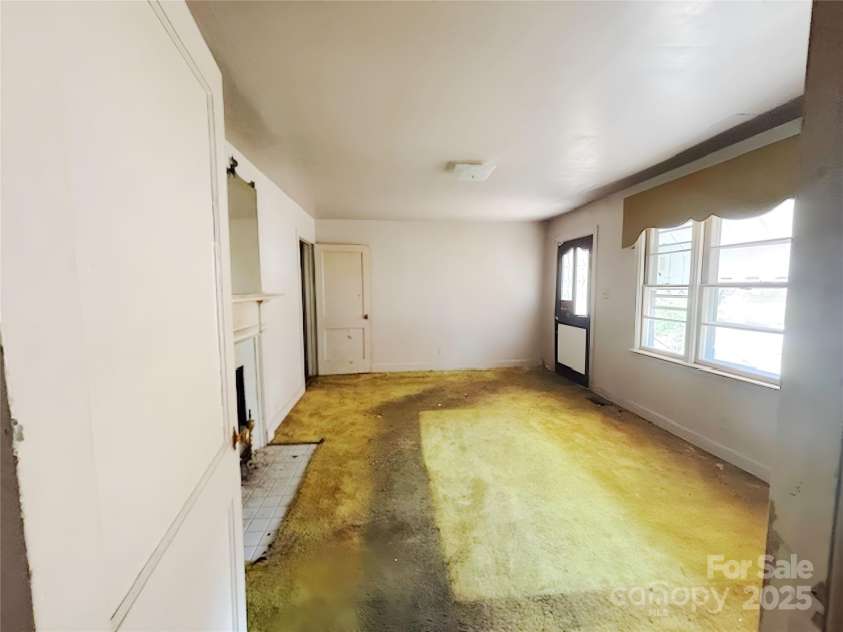 521 Gold Street, Shelby, NC 28150.  MLS# CAR4284074, YatesRealty ID 28994. 