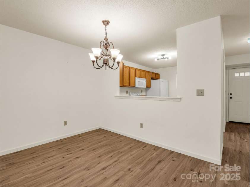 2403 Deermouse Way, Hendersonville, NC 28792.  MLS# CAR4246163, YatesRealty ID 28995. 