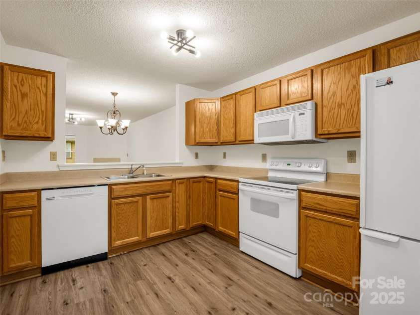 2403 Deermouse Way, Hendersonville, NC 28792.  MLS# CAR4246163, YatesRealty ID 28995. 