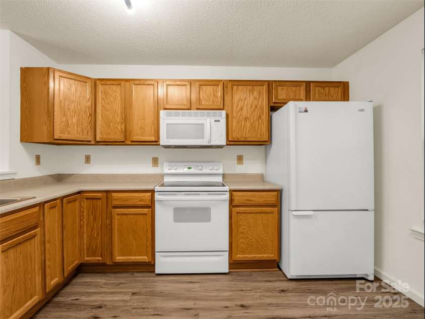 2403 Deermouse Way, Hendersonville, NC 28792.  MLS# CAR4246163, YatesRealty ID 28995. 