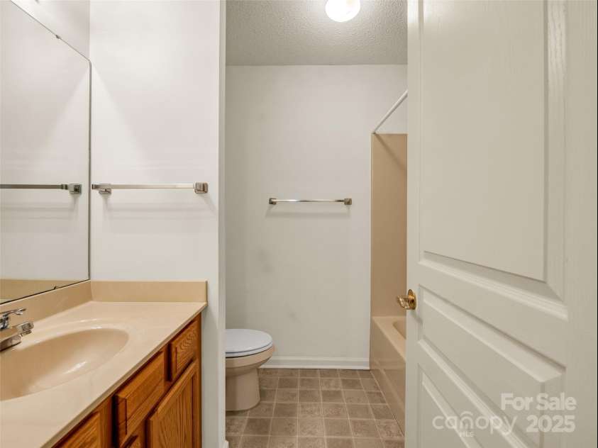 2403 Deermouse Way, Hendersonville, NC 28792.  MLS# CAR4246163, YatesRealty ID 28995. 