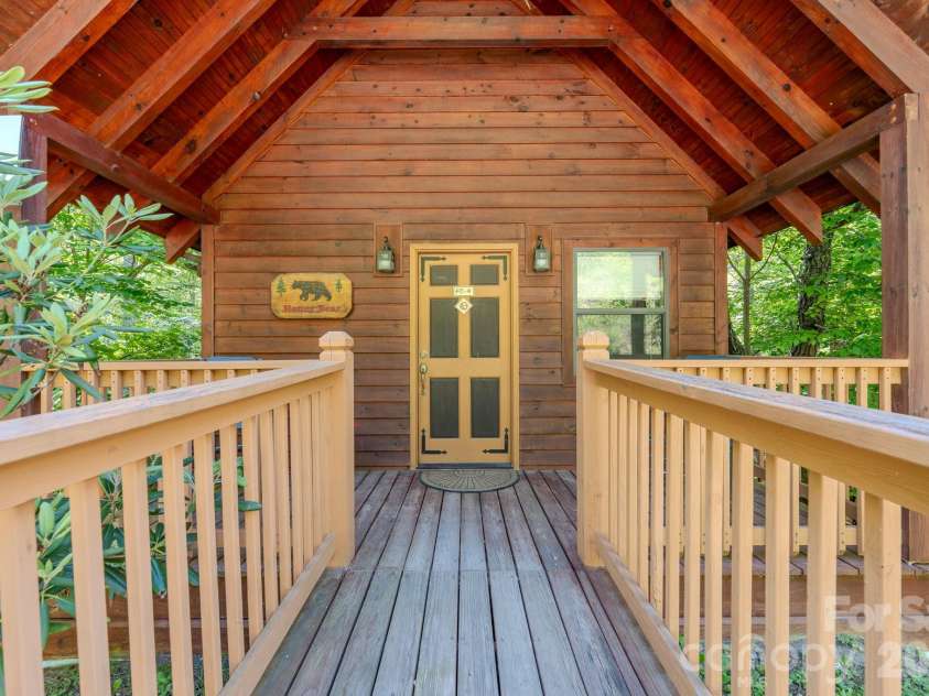 49 Creekside Loop, Spruce Pine, NC 28777.  MLS# CAR4391153, YatesRealty ID 28995. 