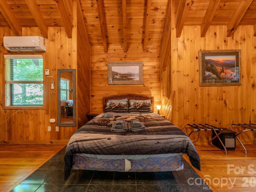 49 Creekside Loop, Spruce Pine, NC 28777.  MLS# CAR4391153, YatesRealty ID 28995. 
