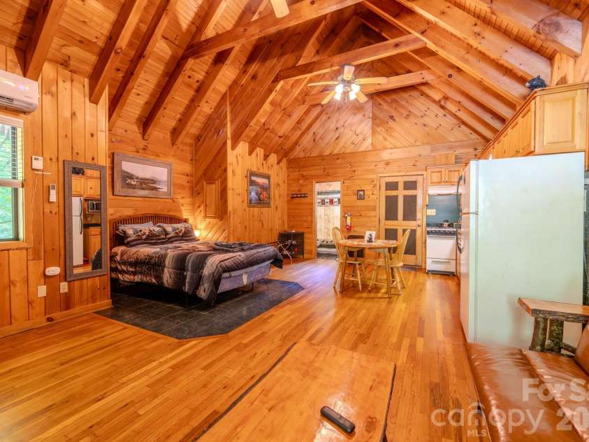 49 Creekside Loop, Spruce Pine, NC 28777.  MLS# CAR4391153, YatesRealty ID 28995. 