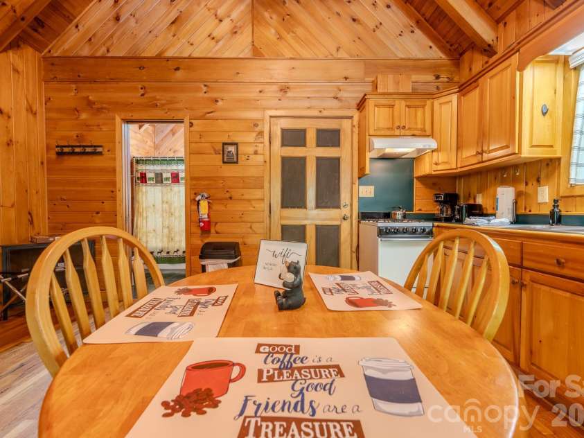 49 Creekside Loop, Spruce Pine, NC 28777.  MLS# CAR4391153, YatesRealty ID 28995. 