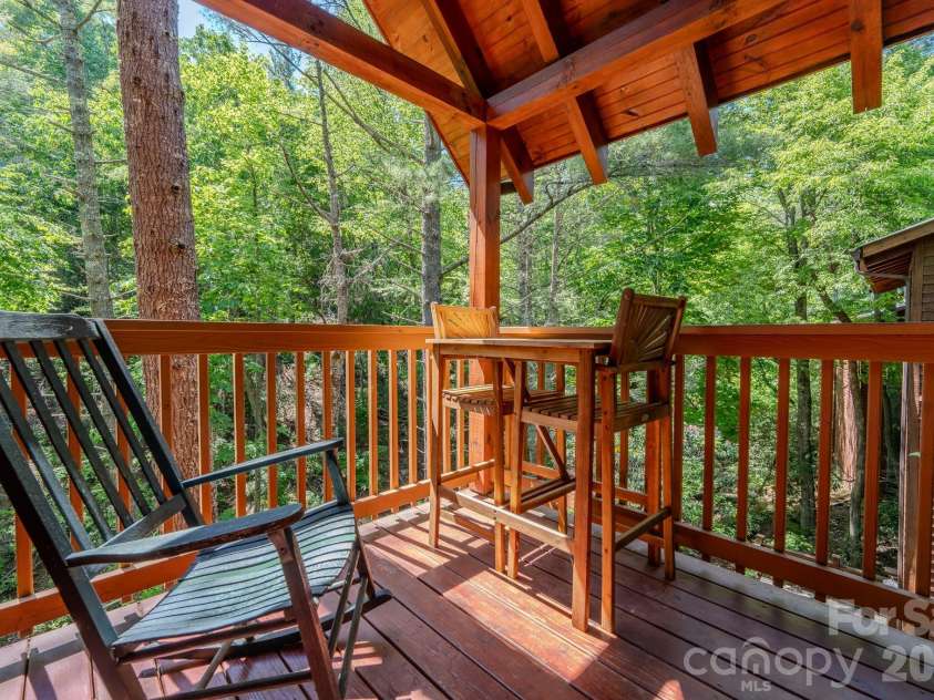 49 Creekside Loop, Spruce Pine, NC 28777.  MLS# CAR4391153, YatesRealty ID 28995. 