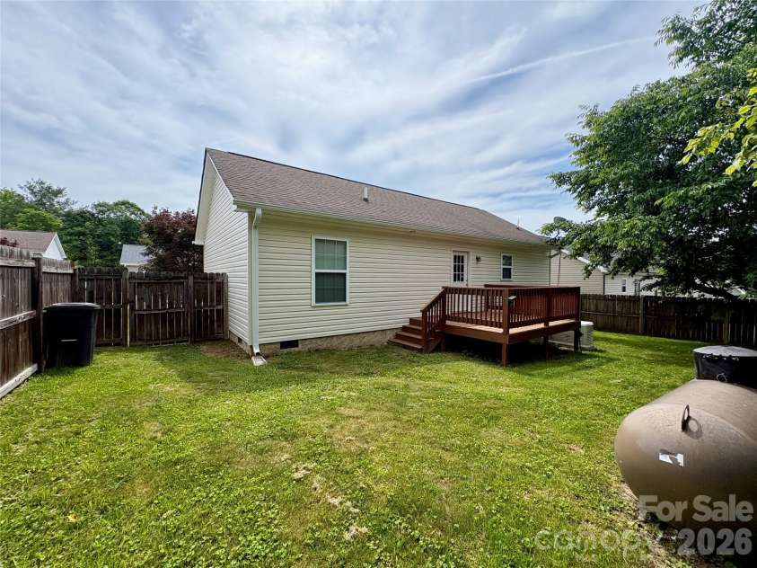 95 Newberry Drive, Fletcher, NC 28732.  MLS# CAR4391054, YatesRealty ID 28996. 