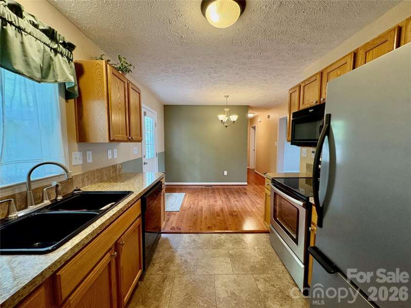 95 Newberry Drive, Fletcher, NC 28732.  MLS# CAR4391054, YatesRealty ID 28996. 