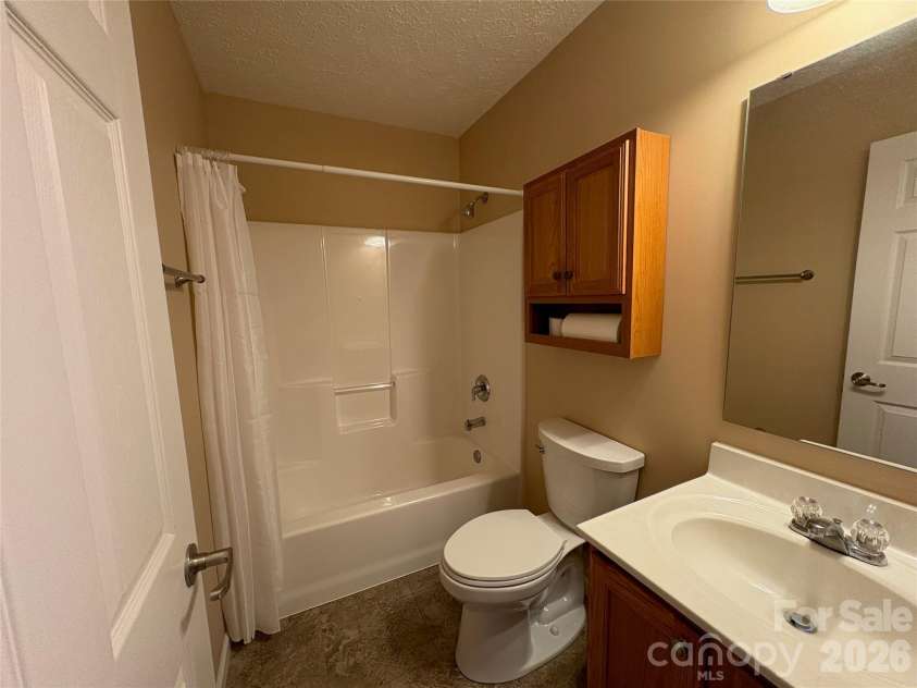 95 Newberry Drive, Fletcher, NC 28732.  MLS# CAR4391054, YatesRealty ID 28996. 