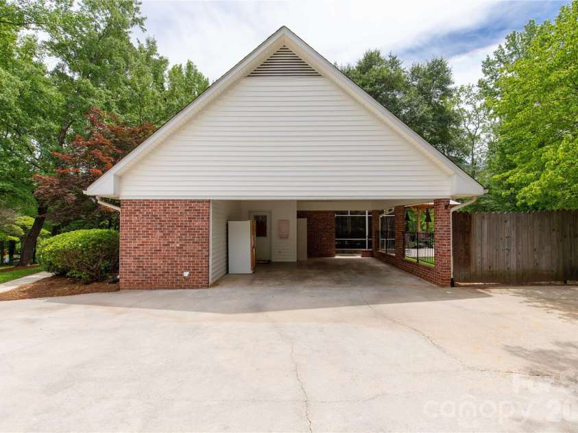 514 Rock Springs Road, Lancaster, SC 29720.  MLS# CAR4389462, YatesRealty ID 28997. 