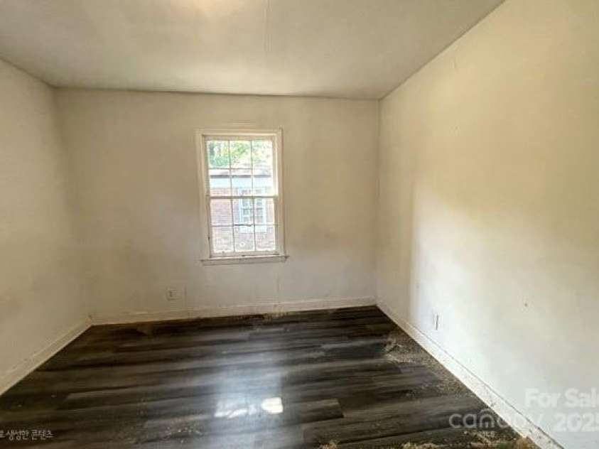 2624 Remington Street, Charlotte, NC 28216.  MLS# CAR4279079, YatesRealty ID 28998. 