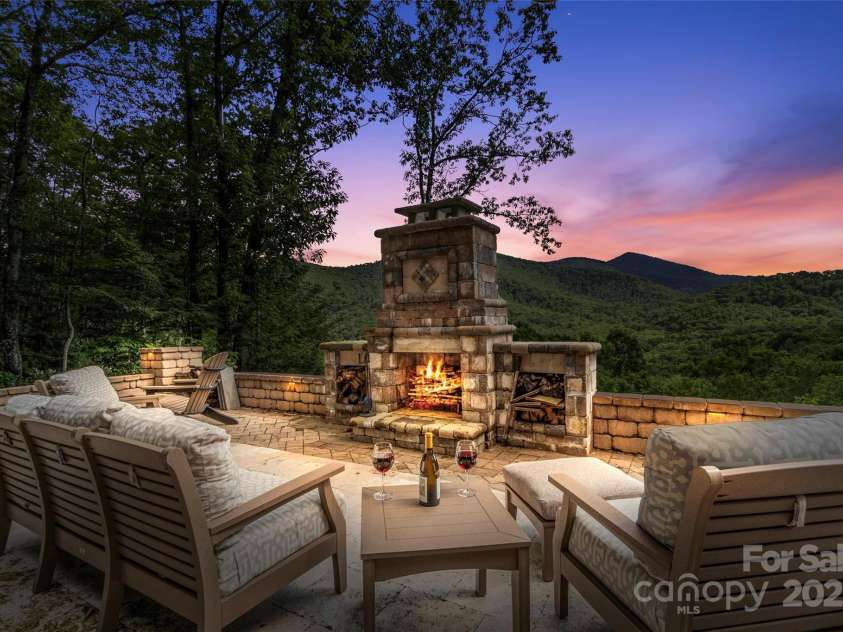 596 Ridge Runner Road, Burnsville, NC 28714.  MLS# CAR4296131, YatesRealty ID 29. 