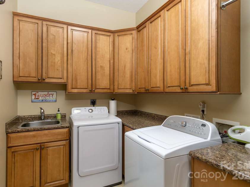 596 Ridge Runner Road, Burnsville, NC 28714.  MLS# CAR4296131, YatesRealty ID 29. 