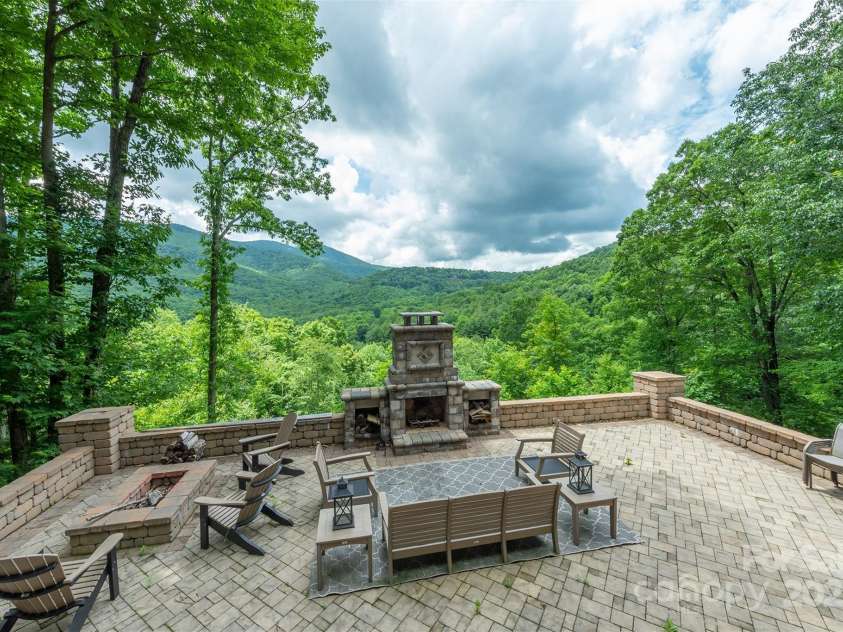 596 Ridge Runner Road, Burnsville, NC 28714.  MLS# CAR4296131, YatesRealty ID 29. 