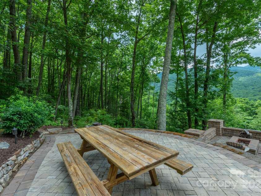 596 Ridge Runner Road, Burnsville, NC 28714.  MLS# CAR4296131, YatesRealty ID 29. 