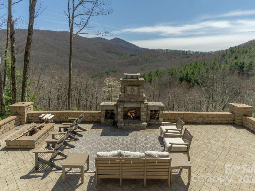 596 Ridge Runner Road, Burnsville, NC 28714.  MLS# CAR4296131, YatesRealty ID 29. 