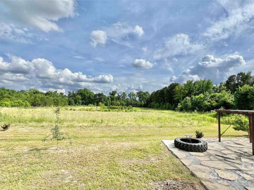 1824 Germantown Place, Dillon, SC 29536.  MLS# CAR4203328, YatesRealty ID 290. 