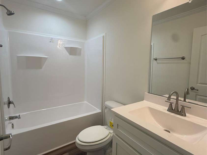 204 Oscelake Way, Hendersonville, NC 28739.  MLS# CAR4299616, YatesRealty ID 290. 