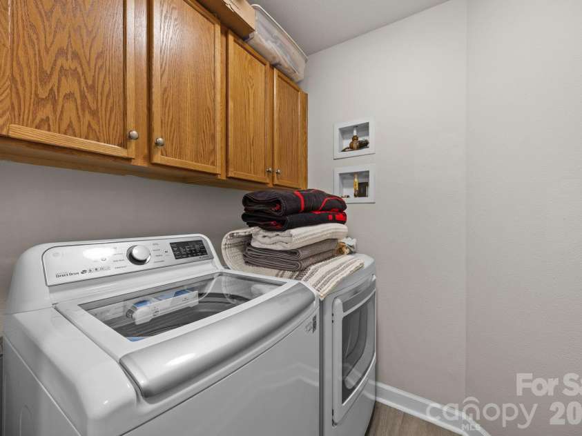 7540 Monarch Birch Lane, Charlotte, NC 28215.  MLS# CAR4335353, YatesRealty ID 2900. 