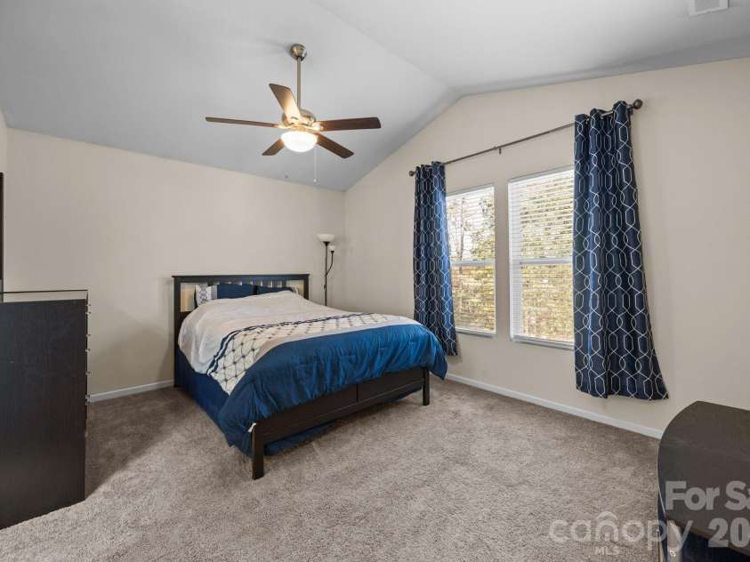 7540 Monarch Birch Lane, Charlotte, NC 28215.  MLS# CAR4335353, YatesRealty ID 2900. 