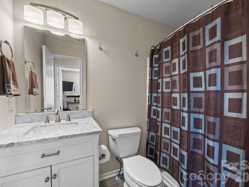 7540 Monarch Birch Lane, Charlotte, NC 28215.  MLS# CAR4335353, YatesRealty ID 2900. 