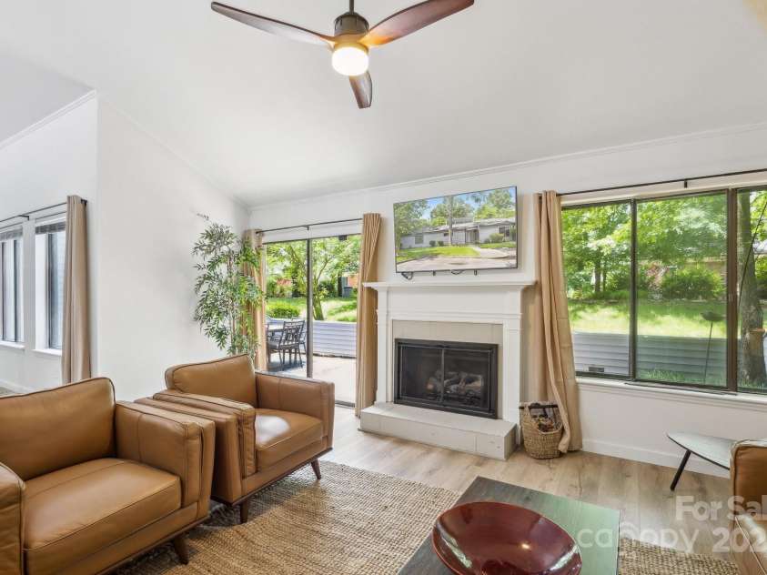 11216 Carmel Chace Drive, Charlotte, NC 28226.  MLS# CAR4252540, YatesRealty ID 29000. 