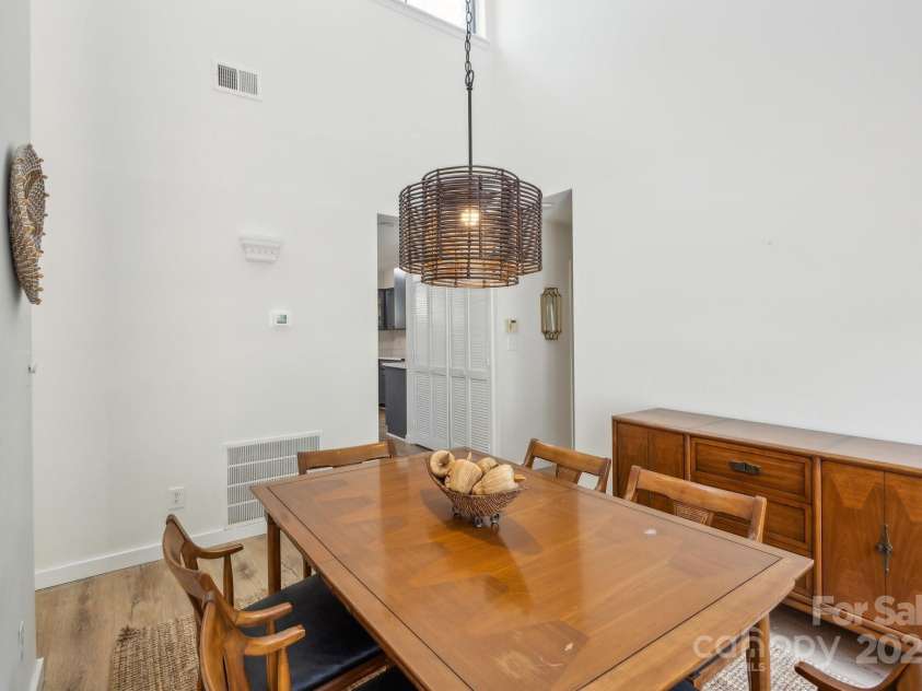 11216 Carmel Chace Drive, Charlotte, NC 28226.  MLS# CAR4252540, YatesRealty ID 29000. 