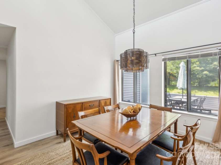 11216 Carmel Chace Drive, Charlotte, NC 28226.  MLS# CAR4252540, YatesRealty ID 29000. 