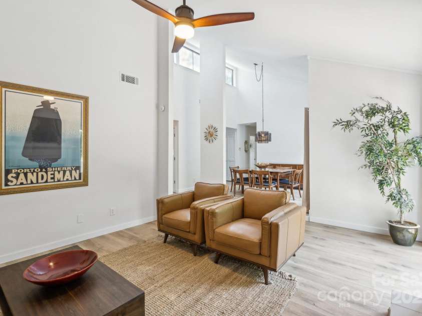 11216 Carmel Chace Drive, Charlotte, NC 28226.  MLS# CAR4252540, YatesRealty ID 29000. 