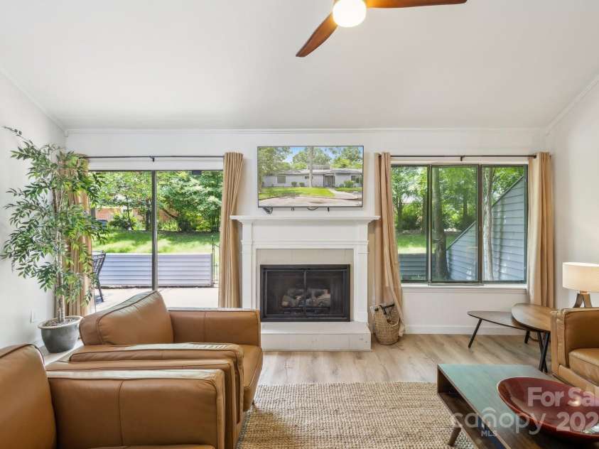 11216 Carmel Chace Drive, Charlotte, NC 28226.  MLS# CAR4252540, YatesRealty ID 29000. 