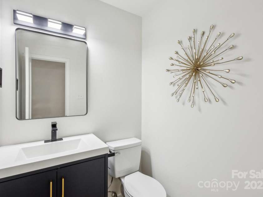 11216 Carmel Chace Drive, Charlotte, NC 28226.  MLS# CAR4252540, YatesRealty ID 29000. 