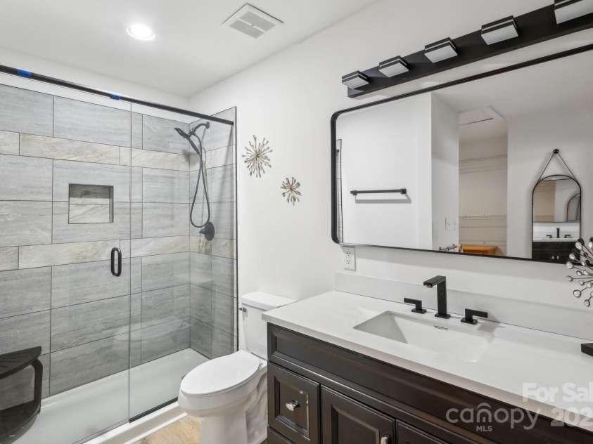 11216 Carmel Chace Drive, Charlotte, NC 28226.  MLS# CAR4252540, YatesRealty ID 29000. 