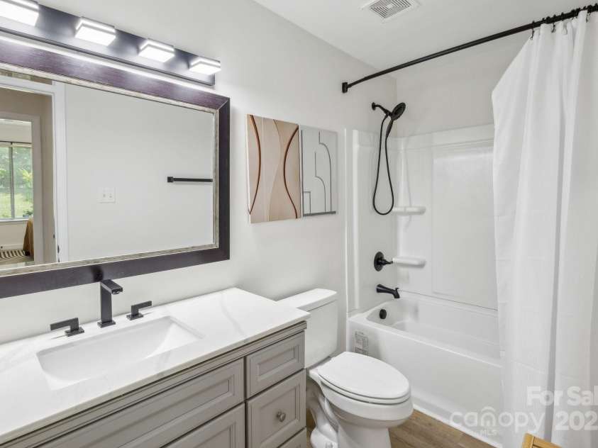 11216 Carmel Chace Drive, Charlotte, NC 28226.  MLS# CAR4252540, YatesRealty ID 29000. 