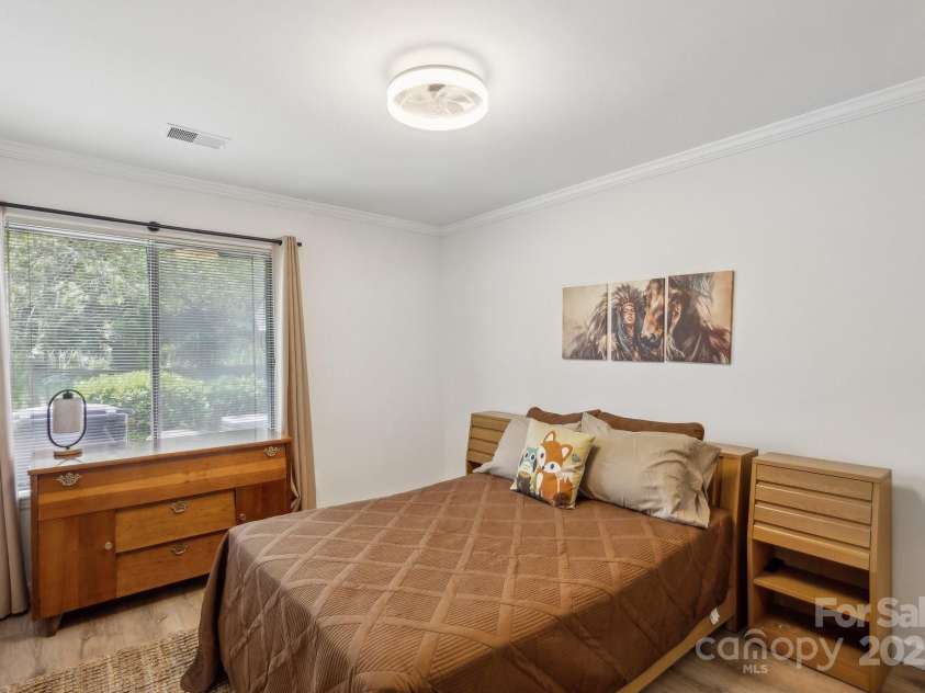 11216 Carmel Chace Drive, Charlotte, NC 28226.  MLS# CAR4252540, YatesRealty ID 29000. 