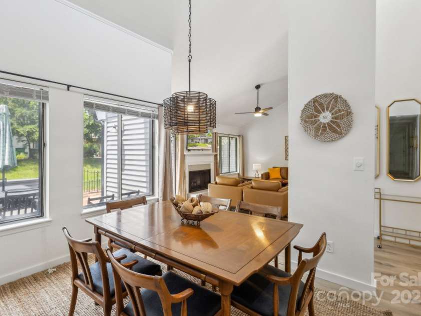 11216 Carmel Chace Drive, Charlotte, NC 28226.  MLS# CAR4252540, YatesRealty ID 29000. 