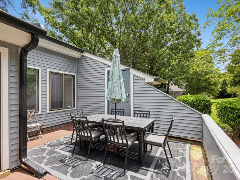 11216 Carmel Chace Drive, Charlotte, NC 28226.  MLS# CAR4252540, YatesRealty ID 29000. 