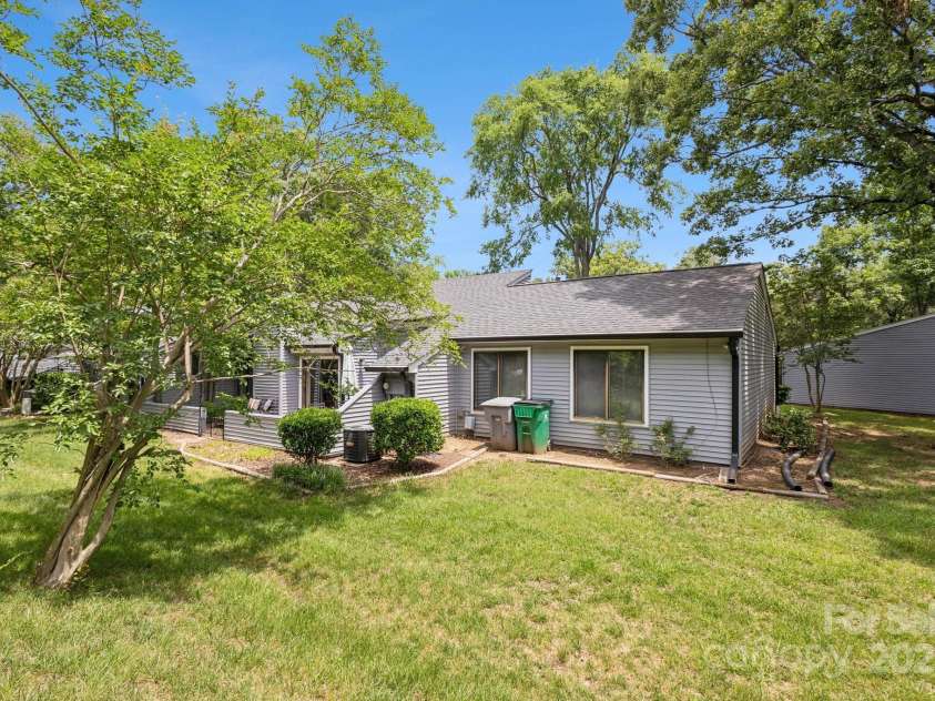 11216 Carmel Chace Drive, Charlotte, NC 28226.  MLS# CAR4252540, YatesRealty ID 29000. 