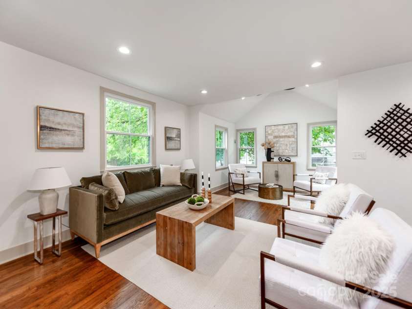 2114 Thurmond Place, Charlotte, NC 28205.  MLS# CAR4265826, YatesRealty ID 29001. 