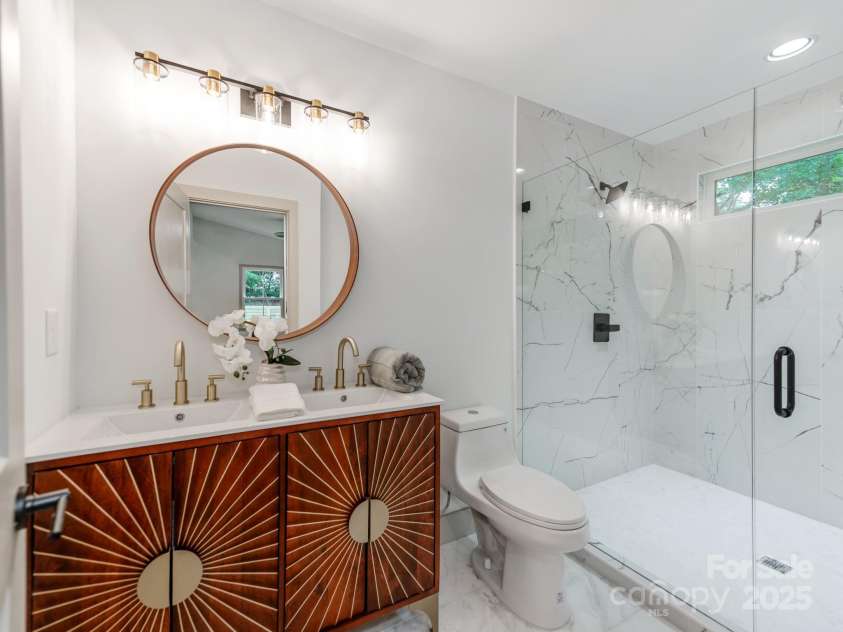 2114 Thurmond Place, Charlotte, NC 28205.  MLS# CAR4265826, YatesRealty ID 29001. 