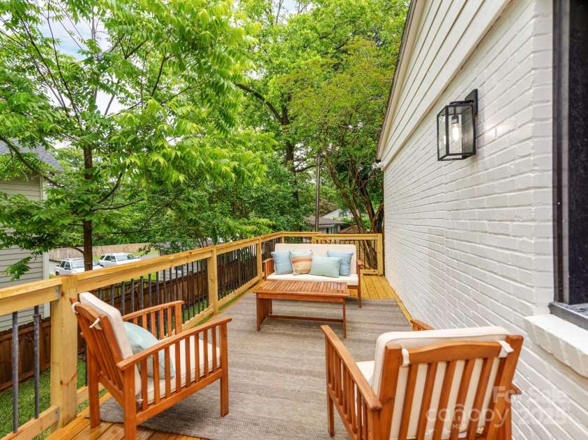 2114 Thurmond Place, Charlotte, NC 28205.  MLS# CAR4265826, YatesRealty ID 29001. 