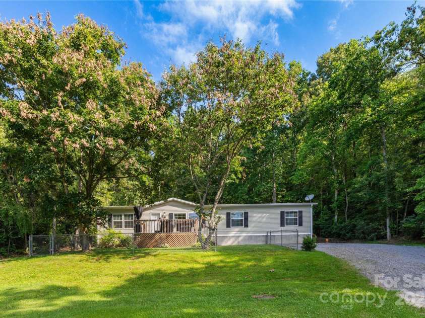 25 Mountain View Ridge, Fairview, NC 28730.  MLS# CAR4273817, YatesRealty ID 29002. 