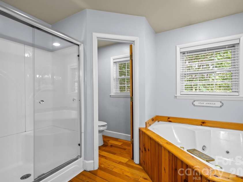 576 Grizzly Ridge, Bryson City, NC 28713.  MLS# CAR4391423, YatesRealty ID 29002. 