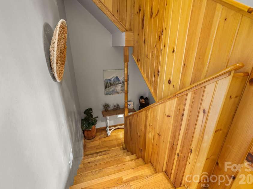 576 Grizzly Ridge, Bryson City, NC 28713.  MLS# CAR4391423, YatesRealty ID 29002. 